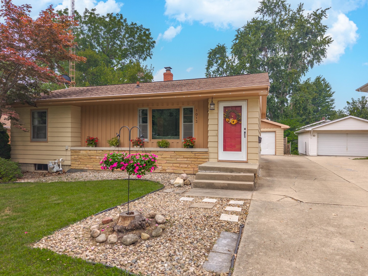 1013 N Walnut Street Property Photo 2