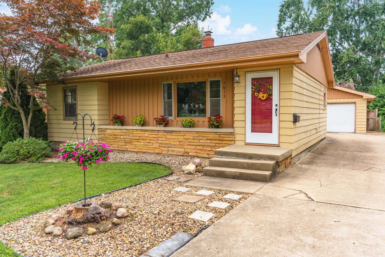 1013 N Walnut Street Property Photo 3