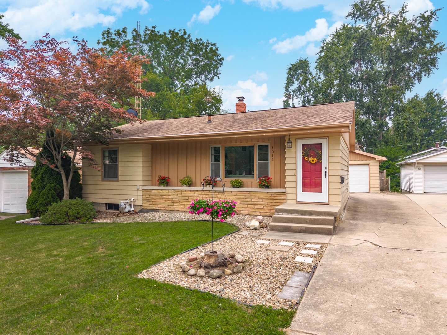1013 N Walnut Street Property Photo 4