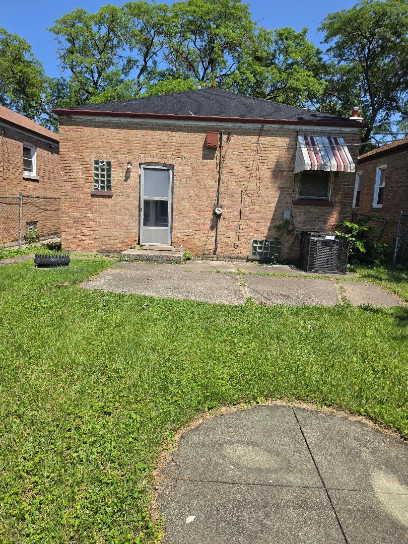 9206 S Normal Avenue Property Photo 2