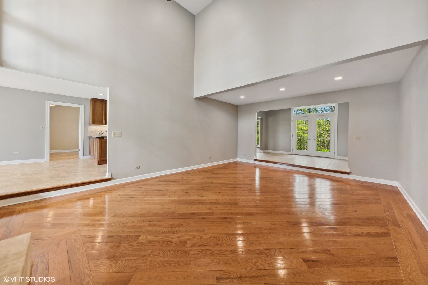 15020 King Drive Property Photo 7