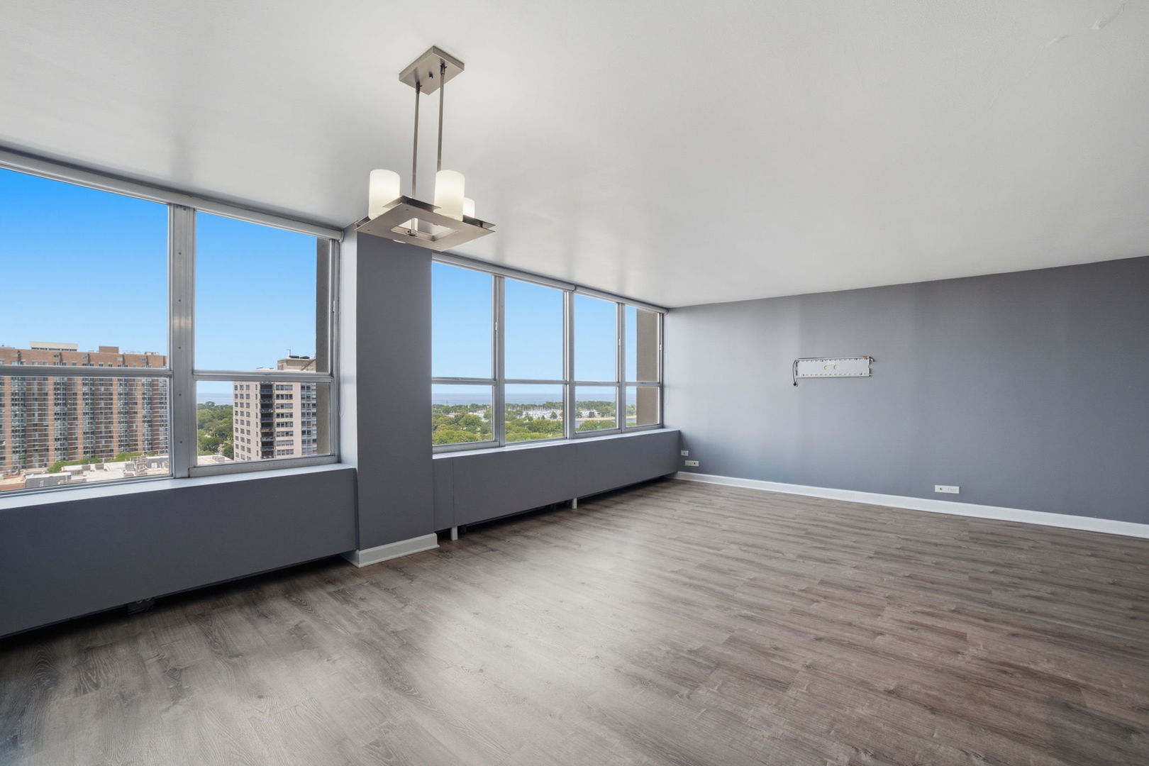 655 W Irving Park Road 1704 Property Photo 10