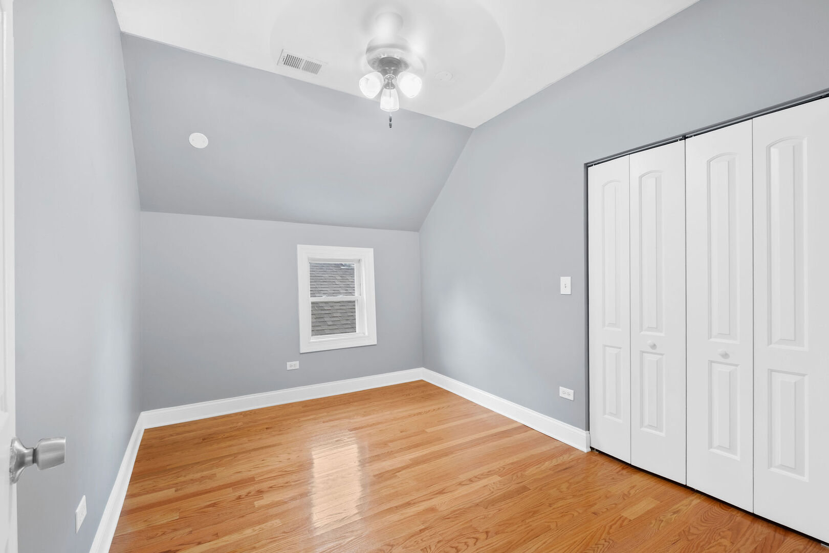 12708519 Property Photo 23