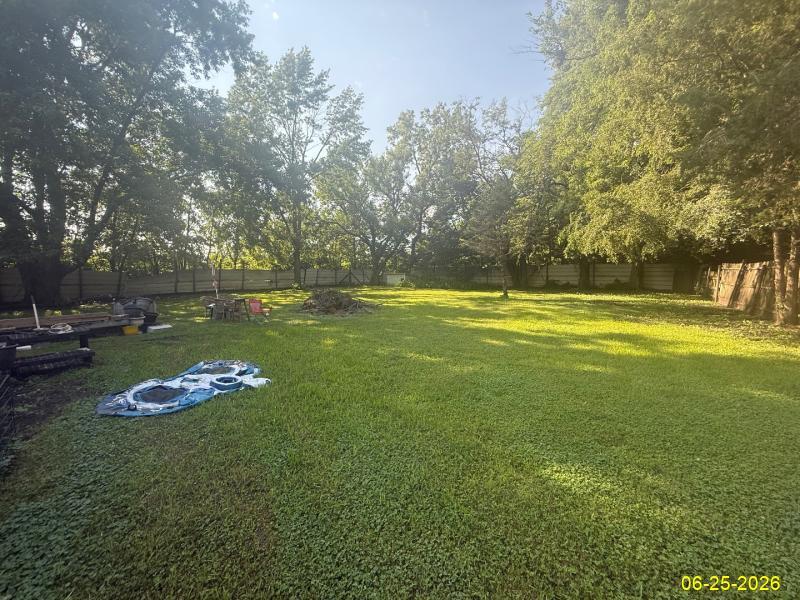 709 N Maple Street Property Photo 4