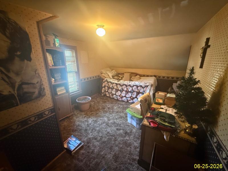 709 N Maple Street Property Photo 12