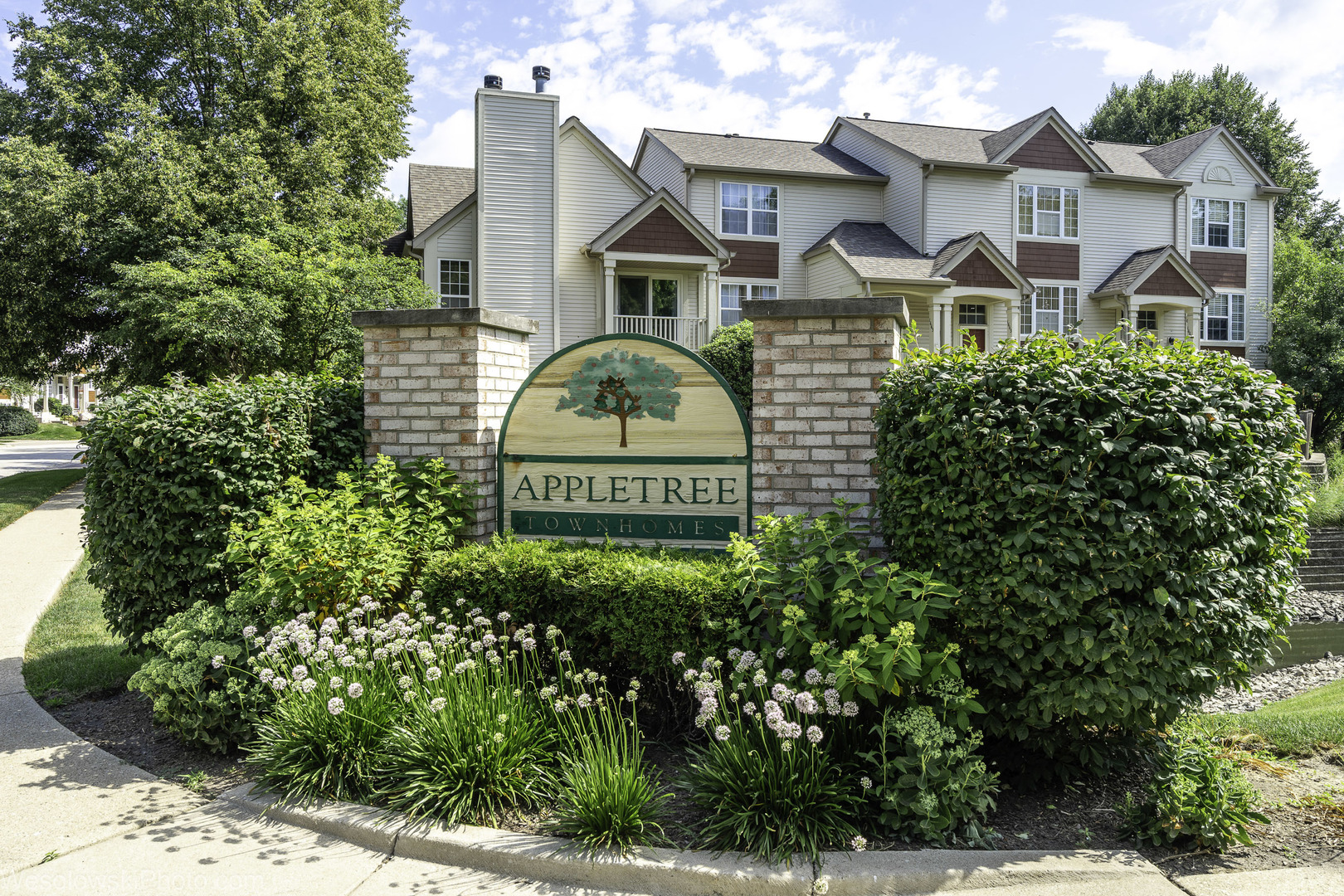 1645 Apple Tree Lane Property Photo 1