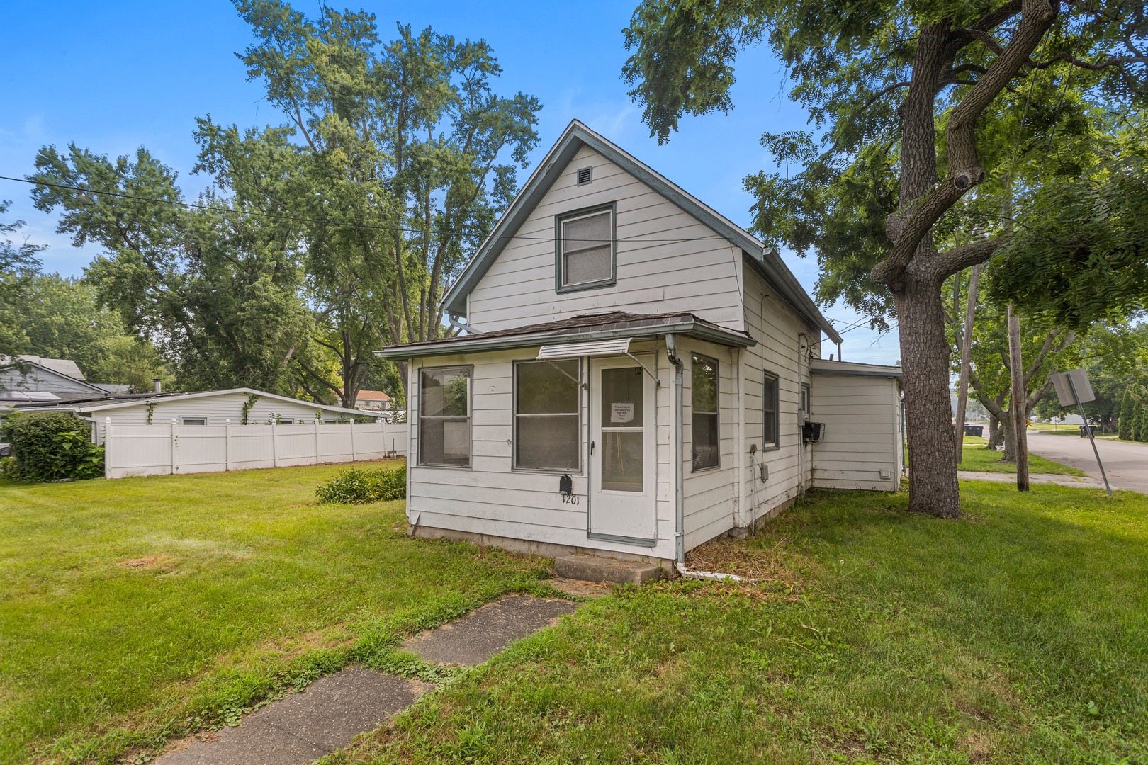 1201 Rosney Avenue Property Photo 2