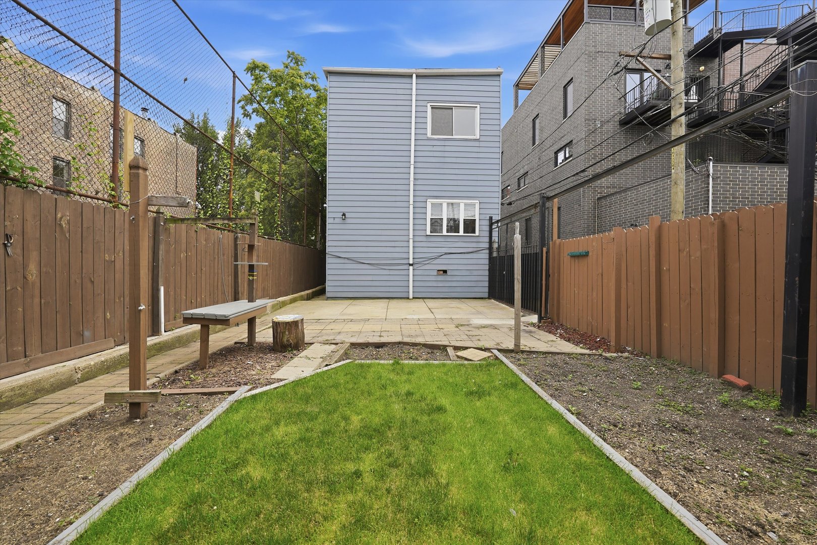1354 W Ohio Street Property Photo 10