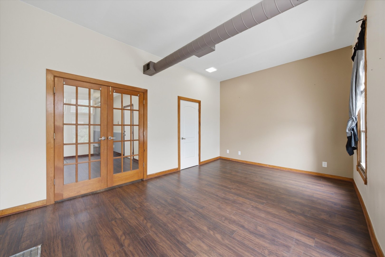 1354 W Ohio Street Property Photo 11