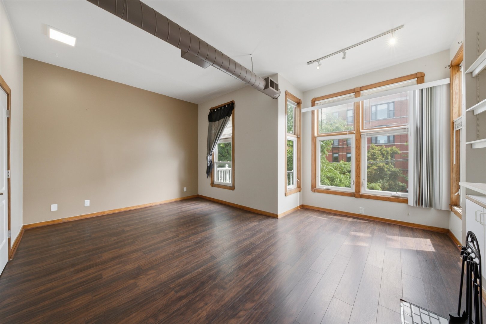 1354 W Ohio Street Property Photo 14