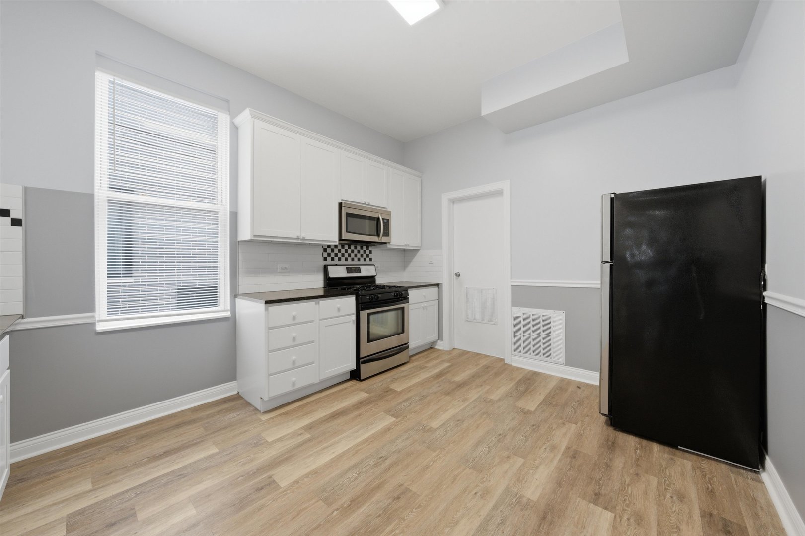 1354 W Ohio Street Property Photo 17