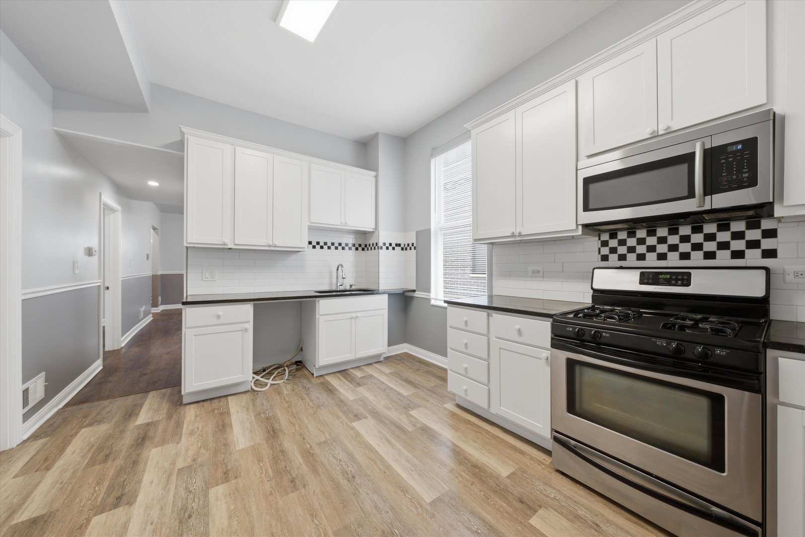 1354 W Ohio Street Property Photo 18