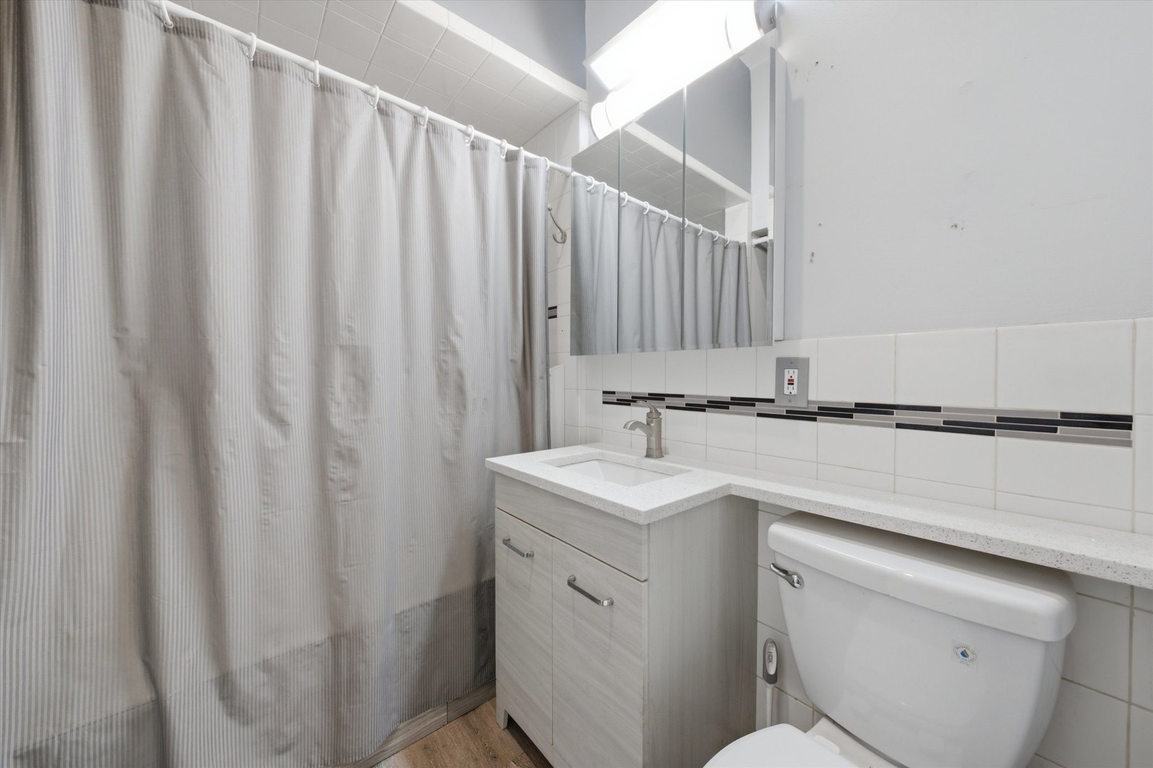 1354 W Ohio Street Property Photo 19