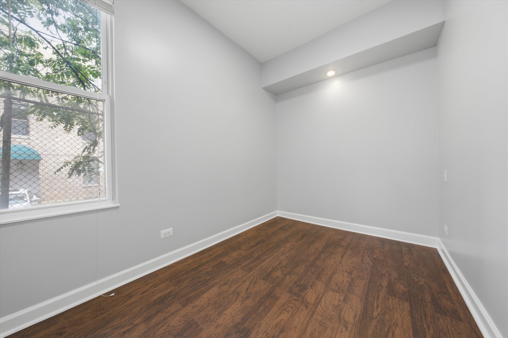1354 W Ohio Street Property Photo 25