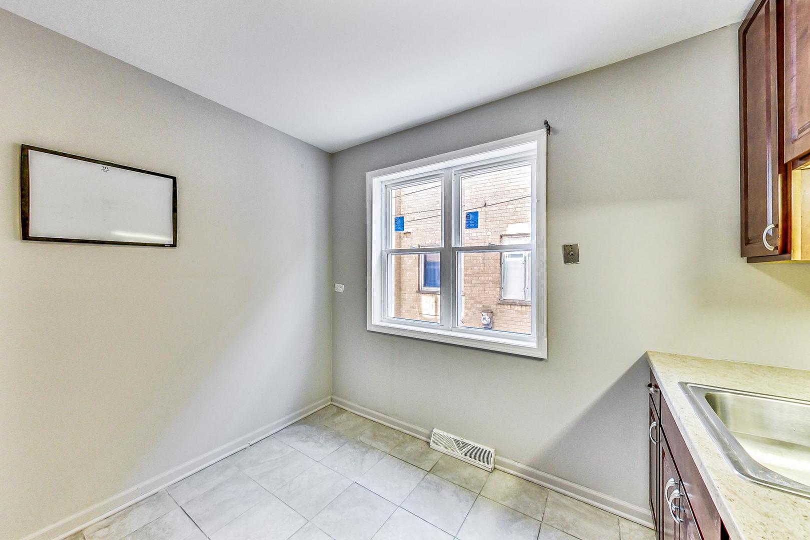 4839 Crain Street Property Photo 8