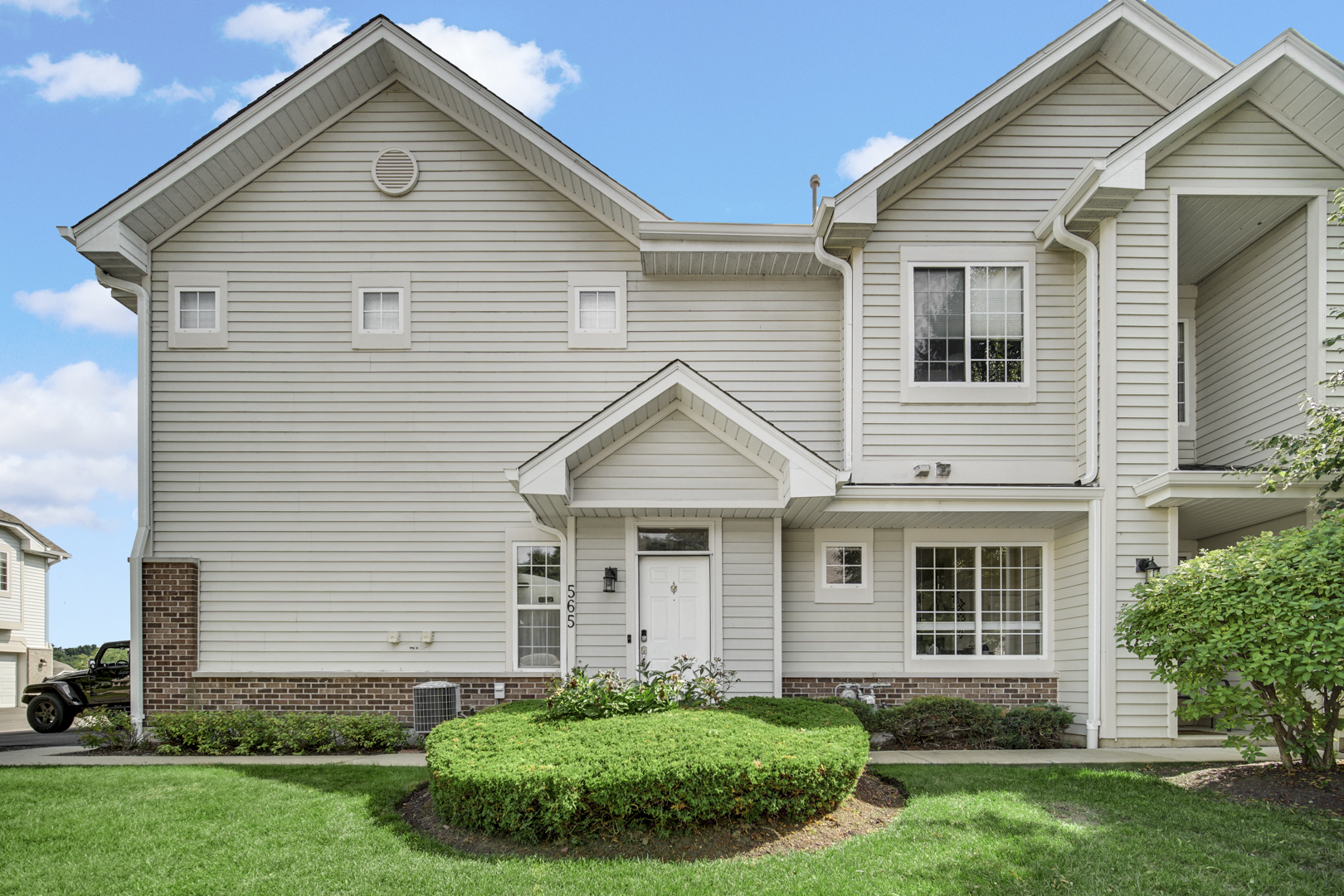 565 Blue Springs Drive Property Photo 1