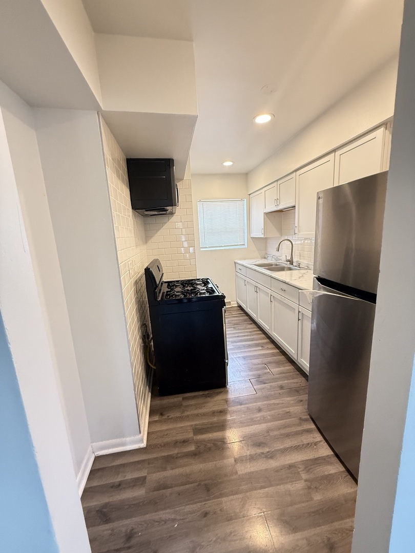 2027 Indian Road Property Photo 3