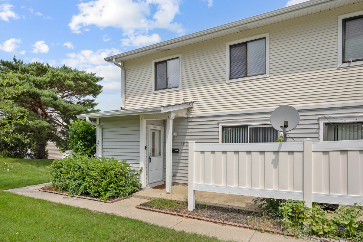 40 N Waterford Drive Property Photo 3