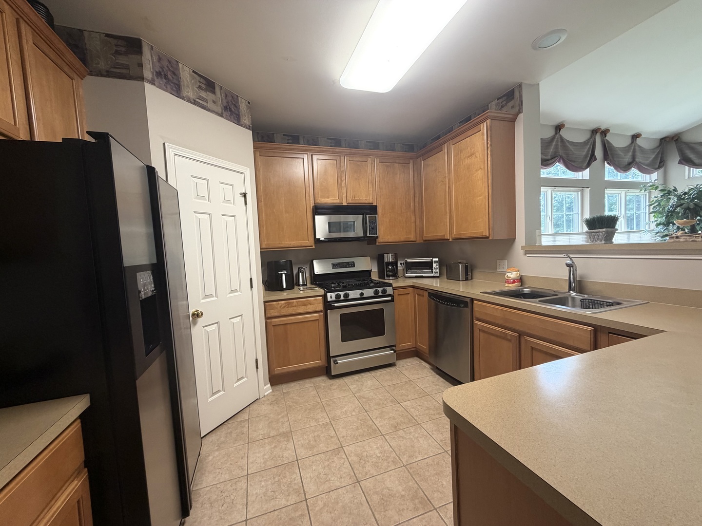 1802 Thornapple Way Property Photo 7