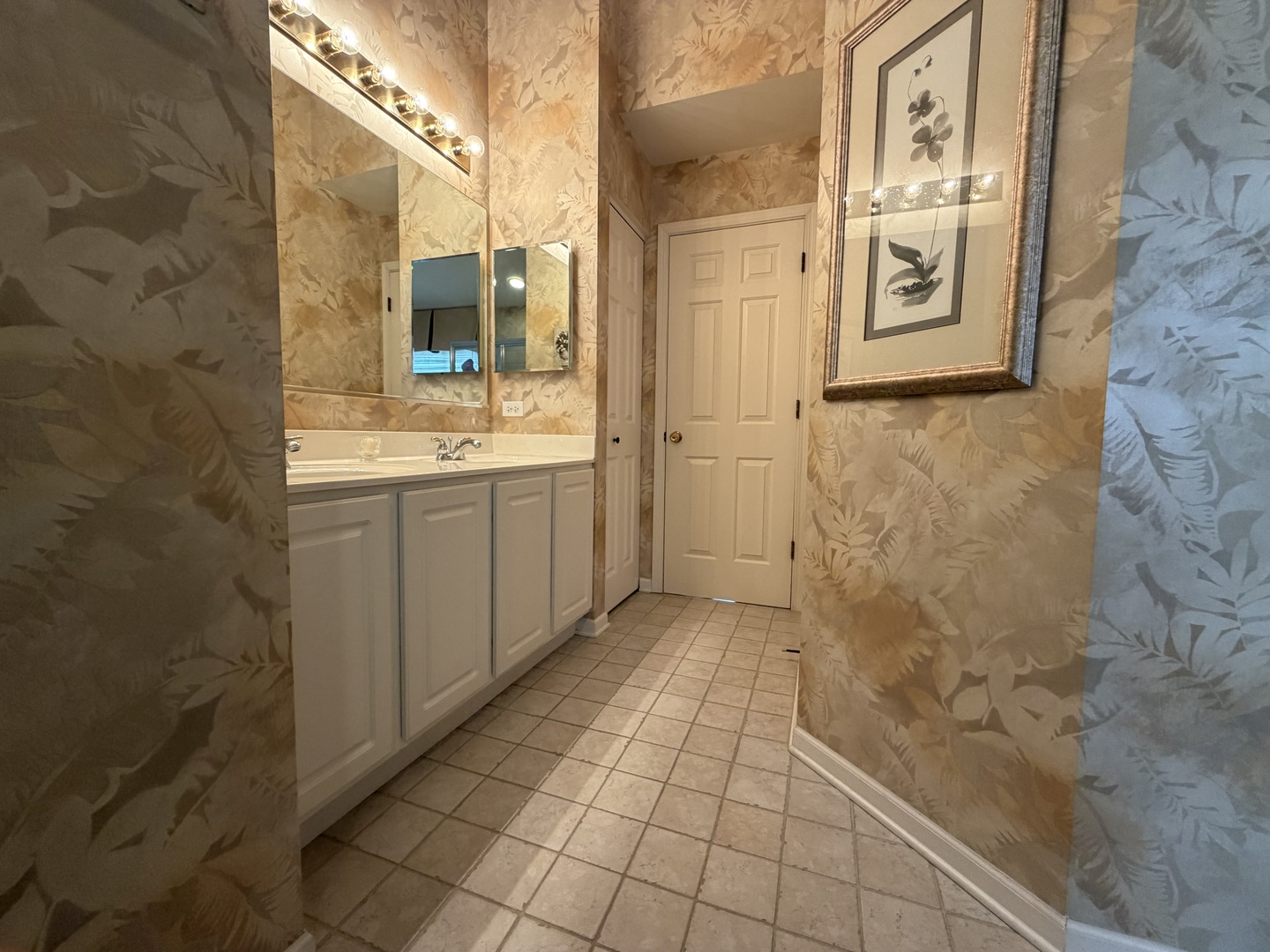 1802 Thornapple Way Property Photo 19