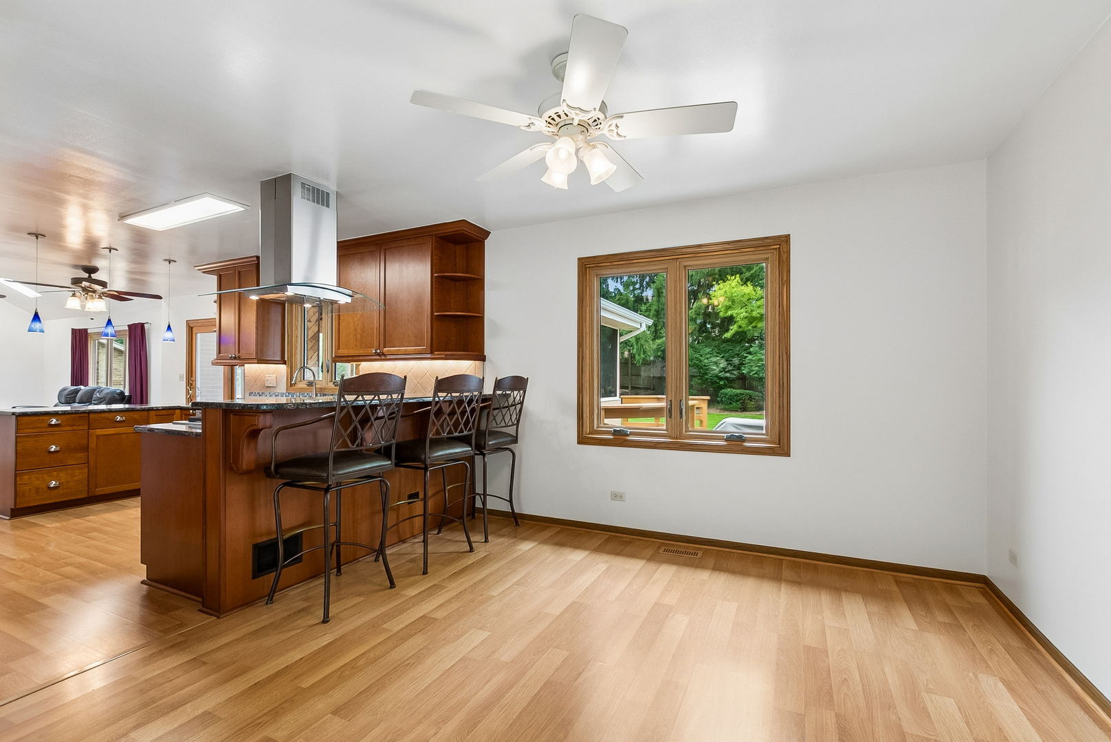 7217 Lyman Avenue Property Photo 4