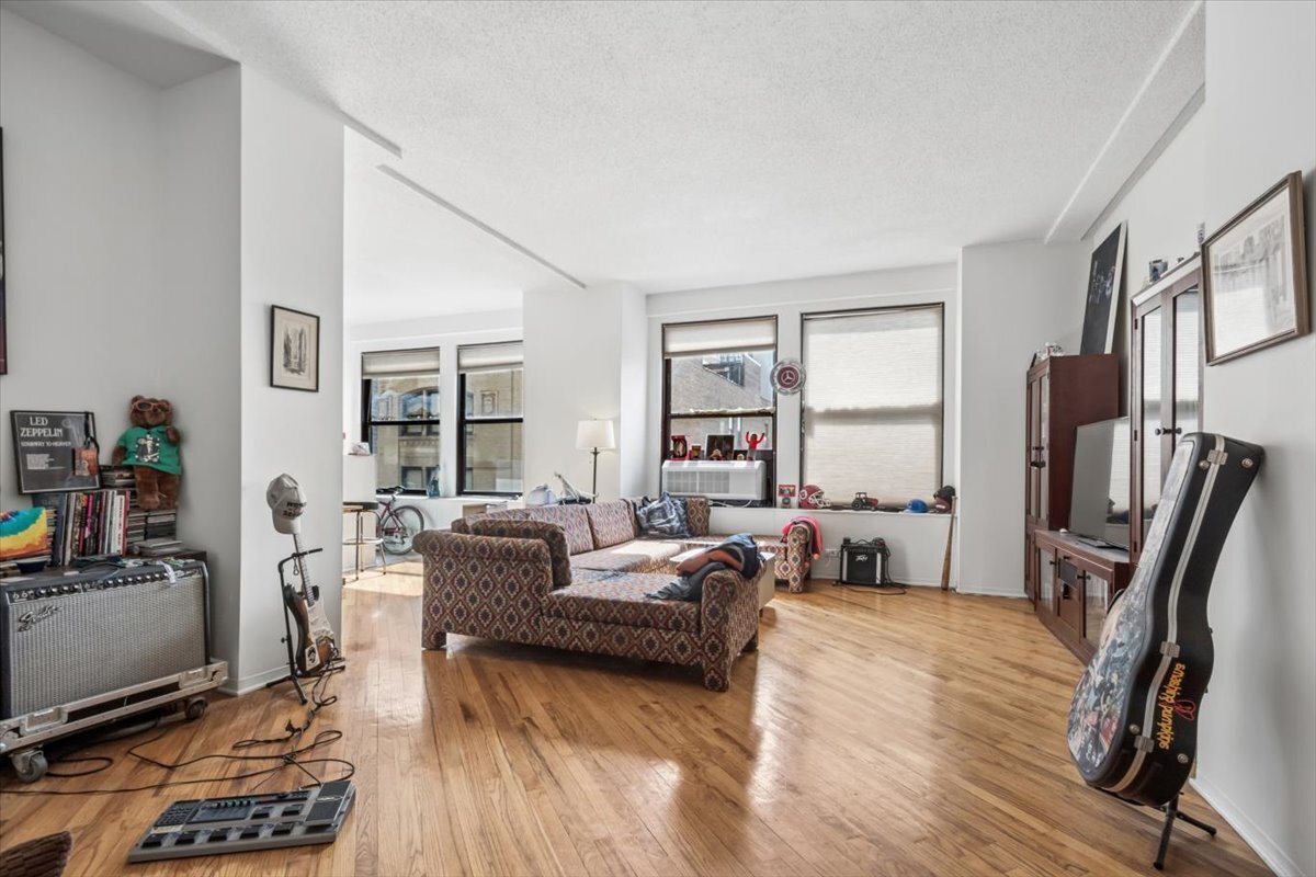 600 S Dearborn Street 803 Property Photo 3