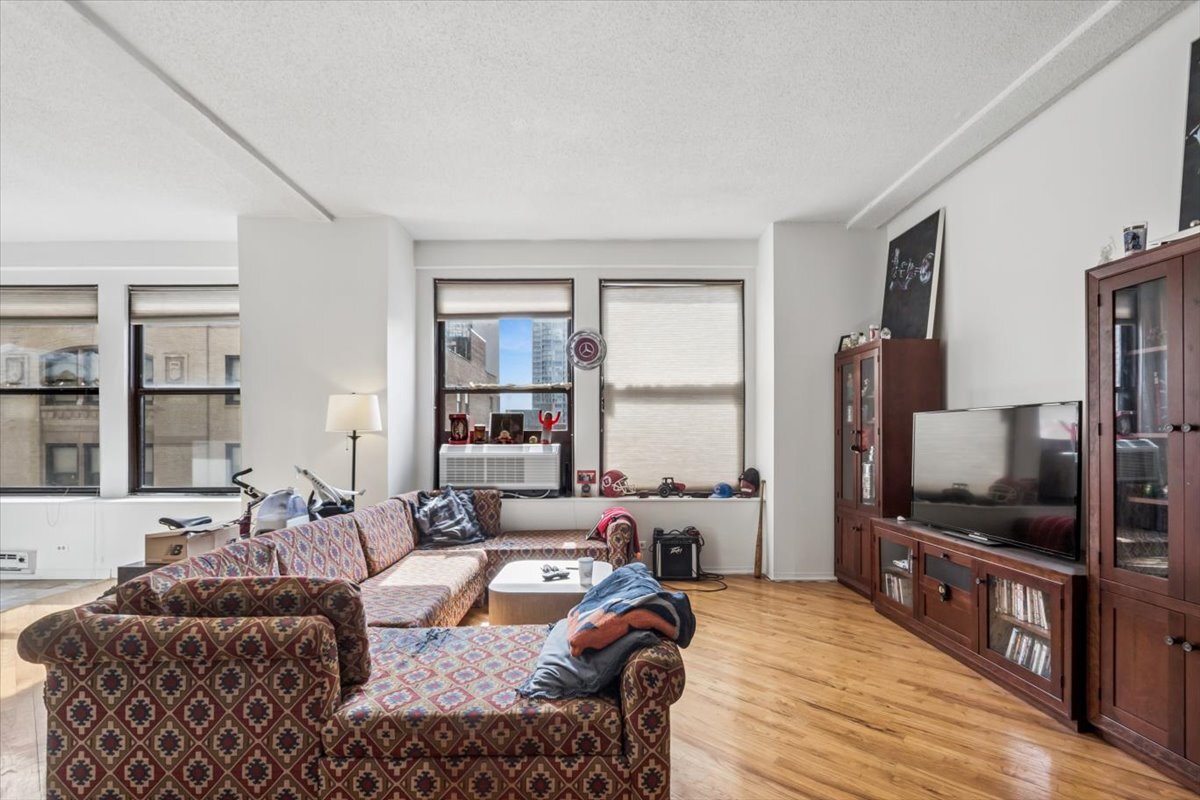 600 S Dearborn Street 803 Property Photo 4
