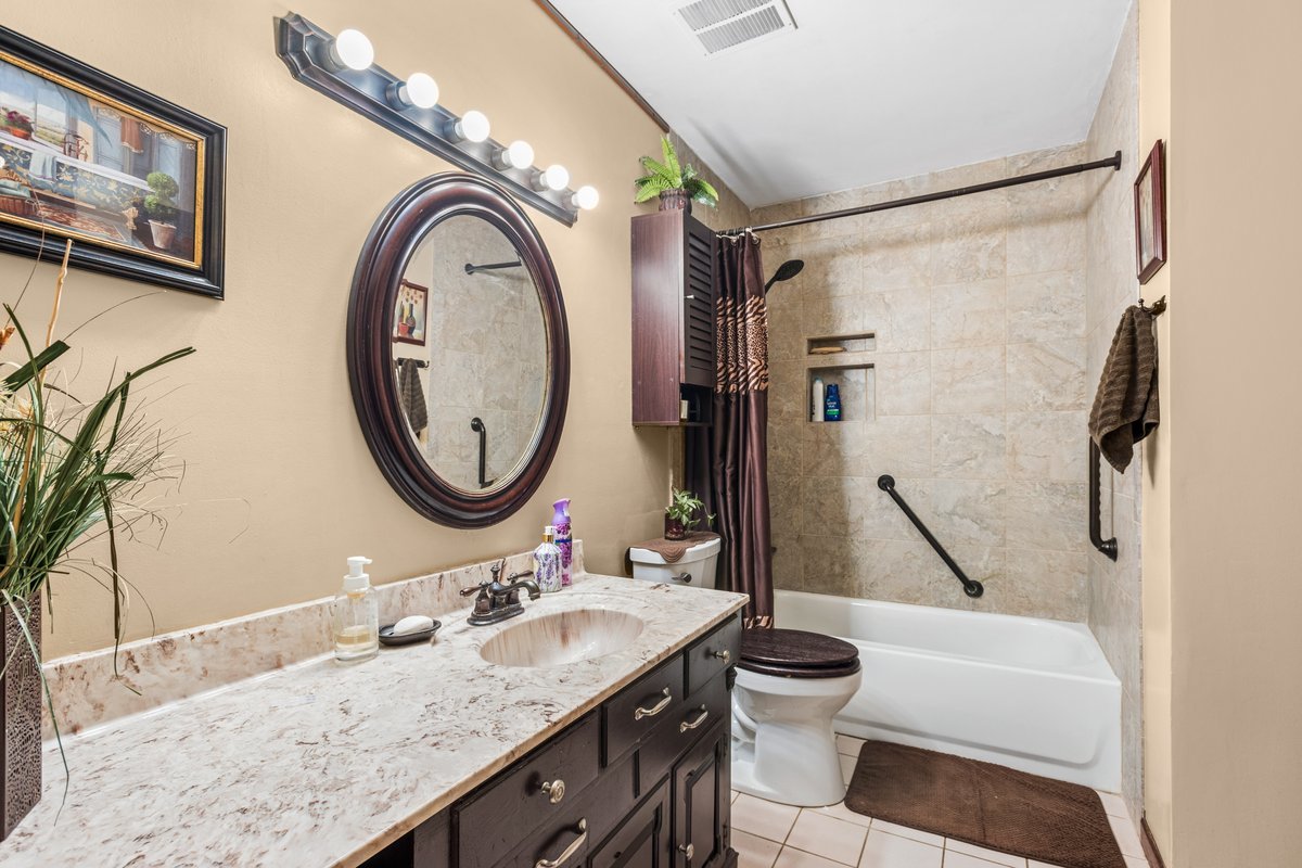 5306 W Winding Creek Drive Property Photo 13