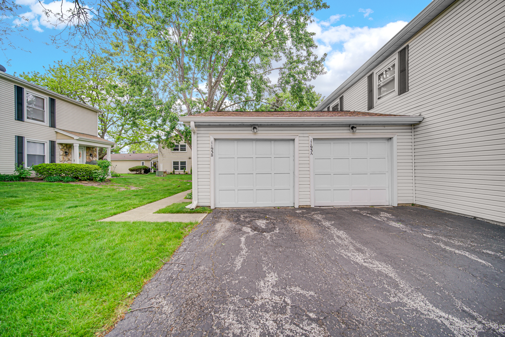 1193 E Barberry Lane B Property Photo 5