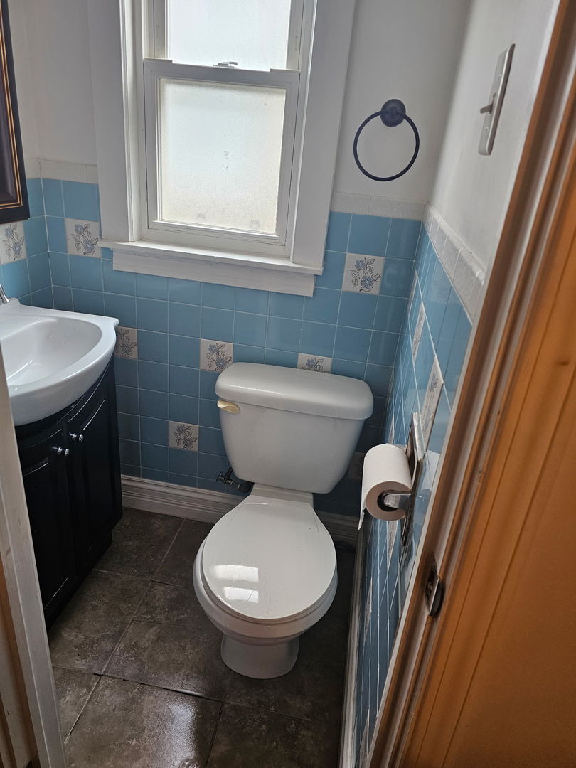 8129 S Winchester Avenue Property Photo 5
