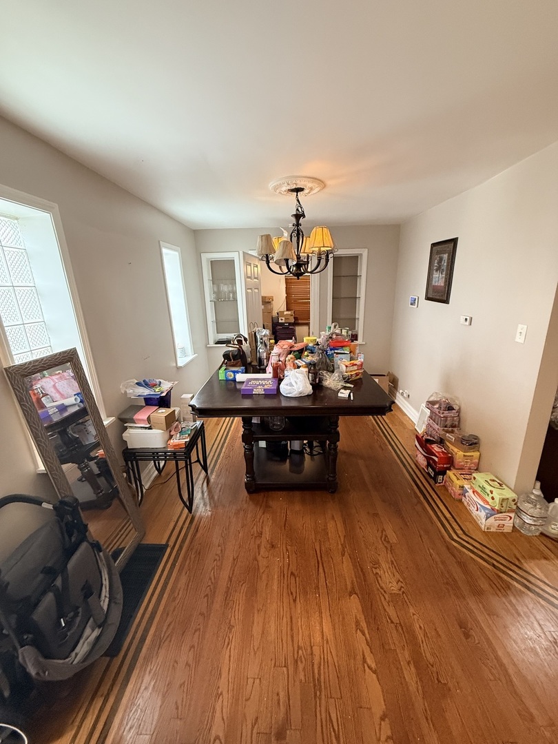 8129 S Winchester Avenue Property Photo 8