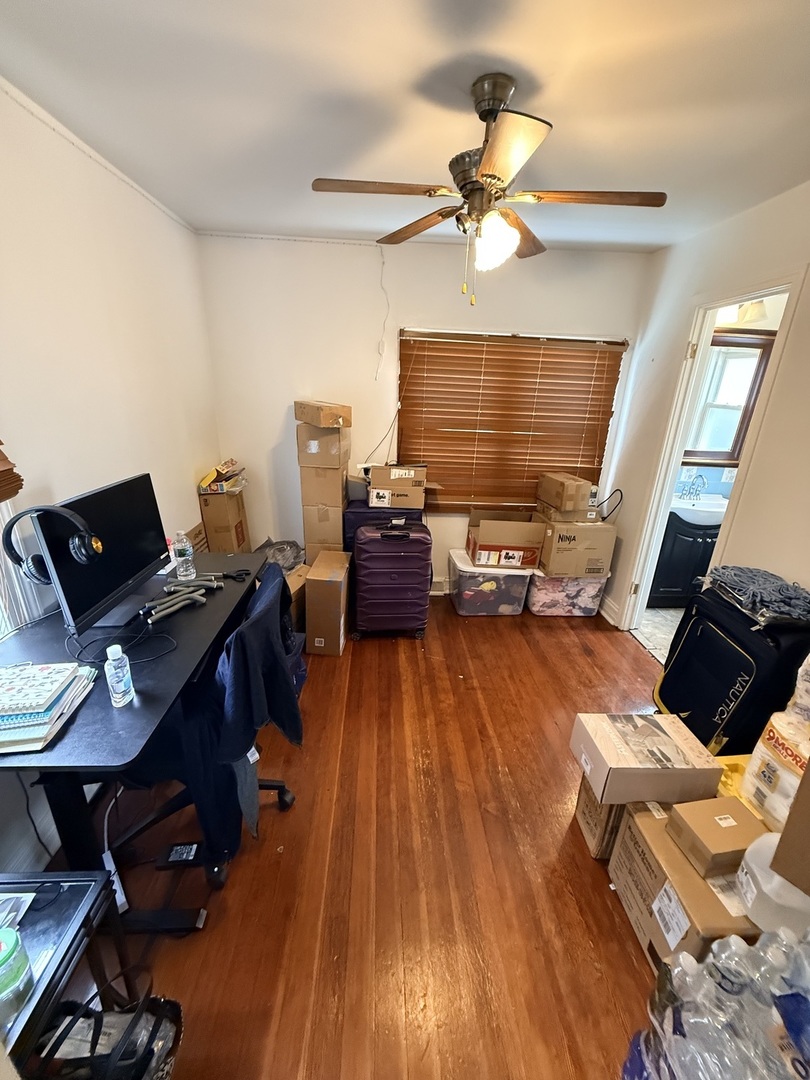 8129 S Winchester Avenue Property Photo 9