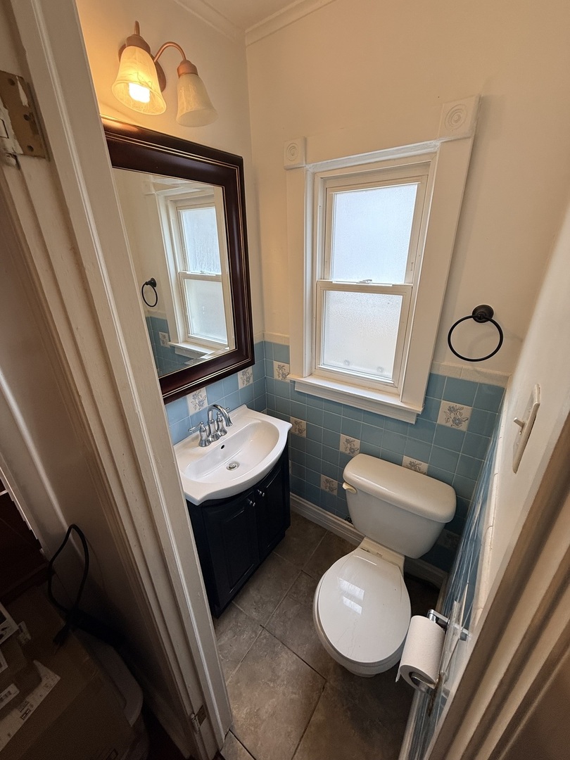 8129 S Winchester Avenue Property Photo 10
