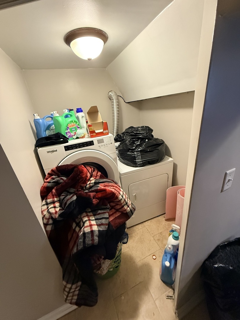 8129 S Winchester Avenue Property Photo 14
