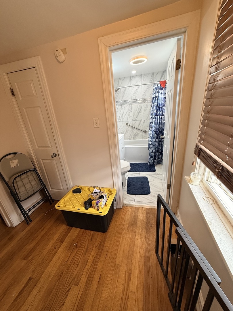8129 S Winchester Avenue Property Photo 17