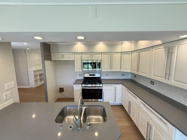 7141 Wolf Road Property Photo 5