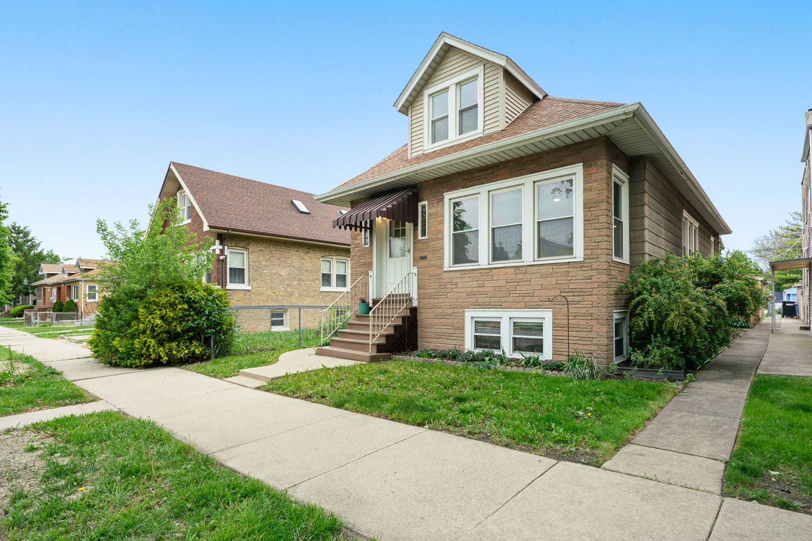 2605 N Oak Park Avenue Property Photo 1