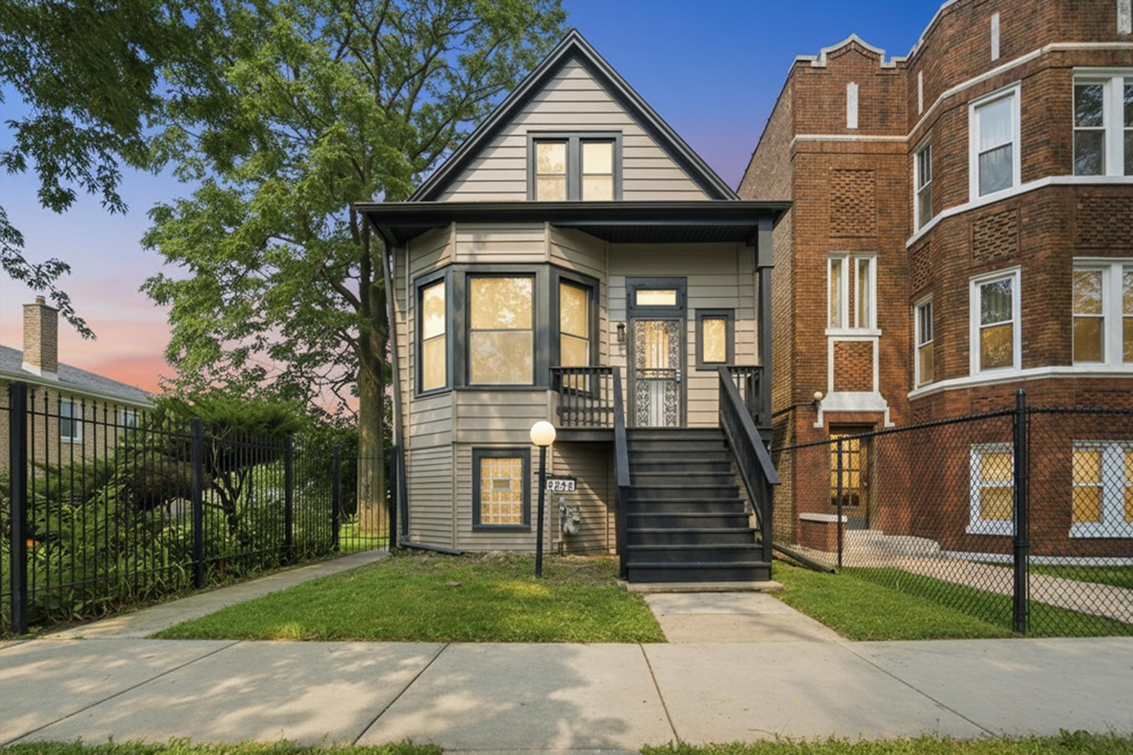 9232 S Essex Avenue Property Photo 3