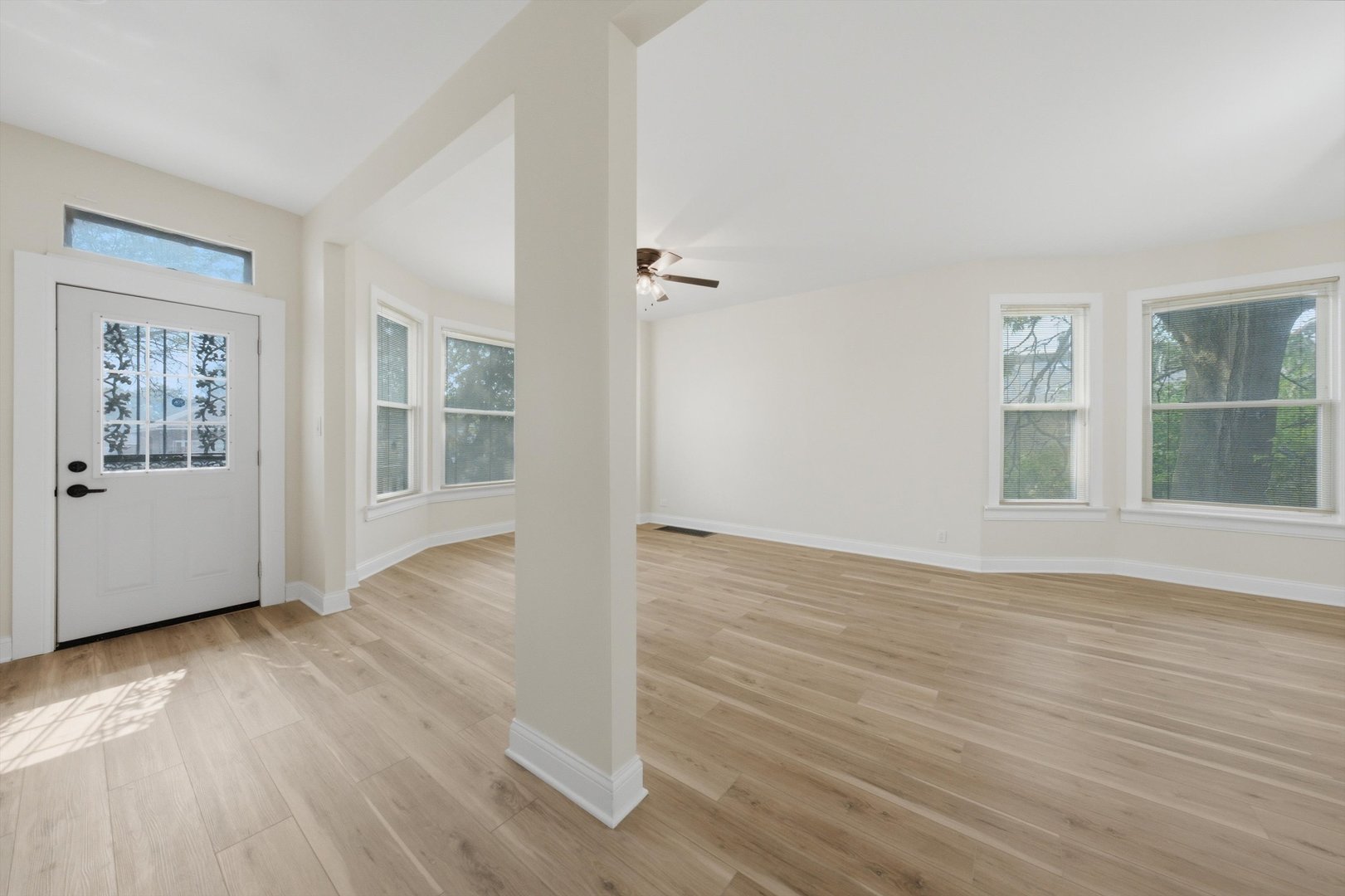 9232 S Essex Avenue Property Photo 6