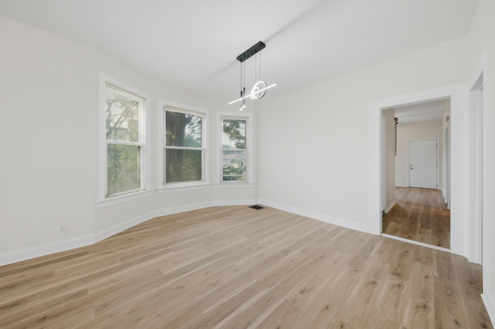 9232 S Essex Avenue Property Photo 7