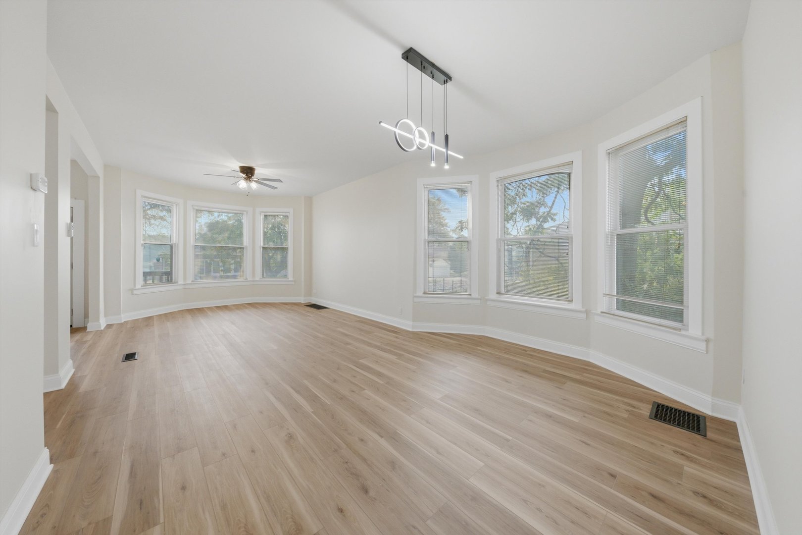 9232 S Essex Avenue Property Photo 11