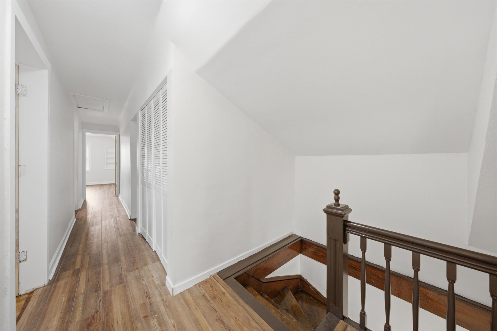 9232 S Essex Avenue Property Photo 24