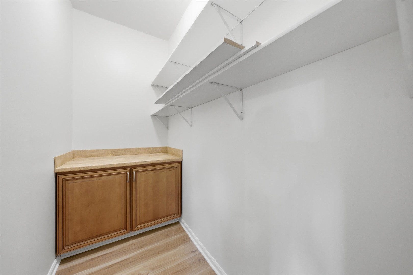 9232 S Essex Avenue Property Photo 31