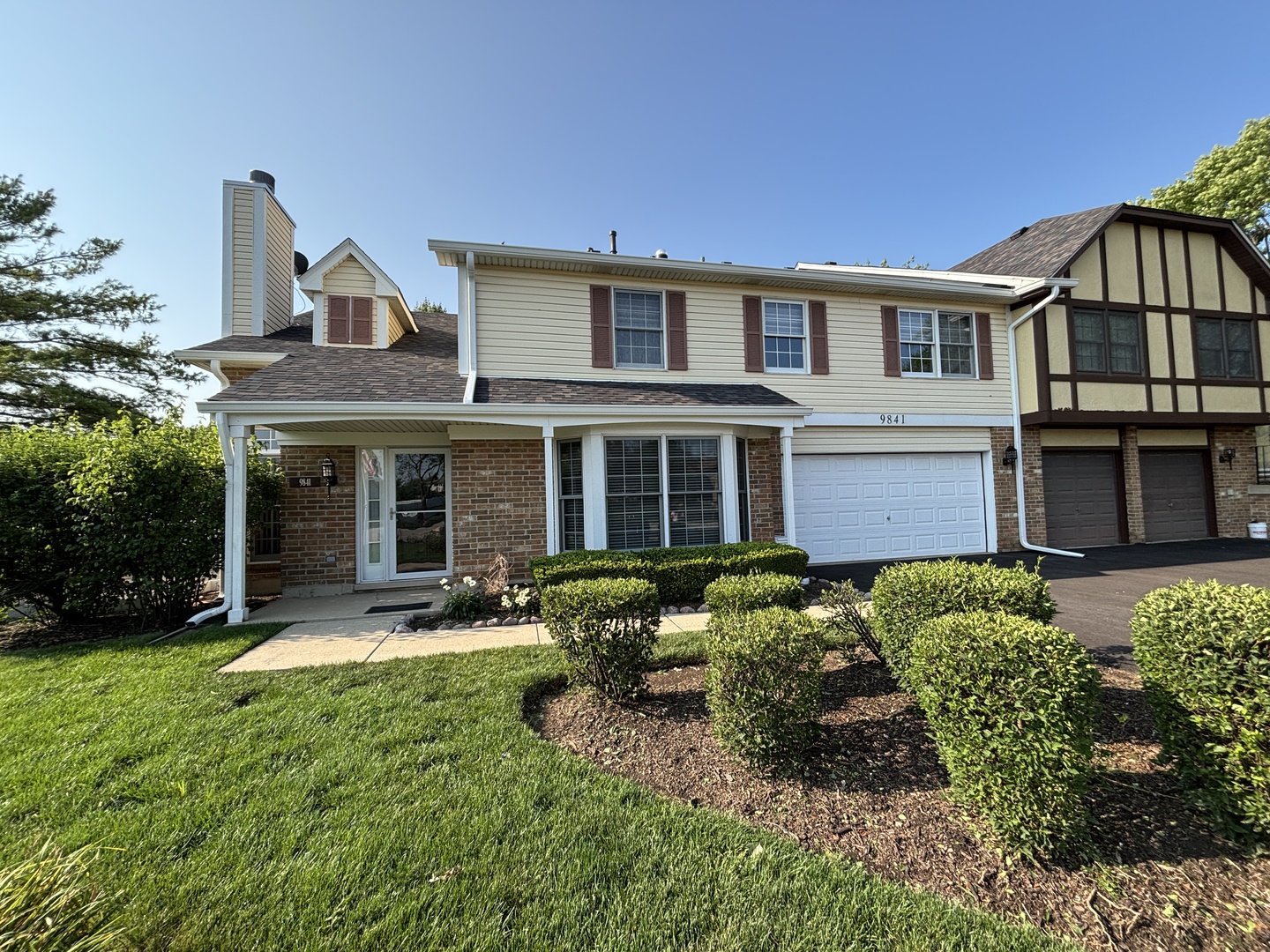 9841 Cambridge Drive Property Photo 3