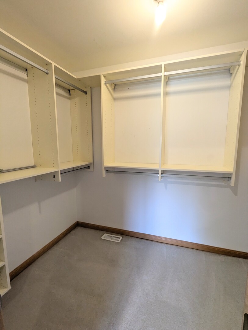 9841 Cambridge Drive Property Photo 15