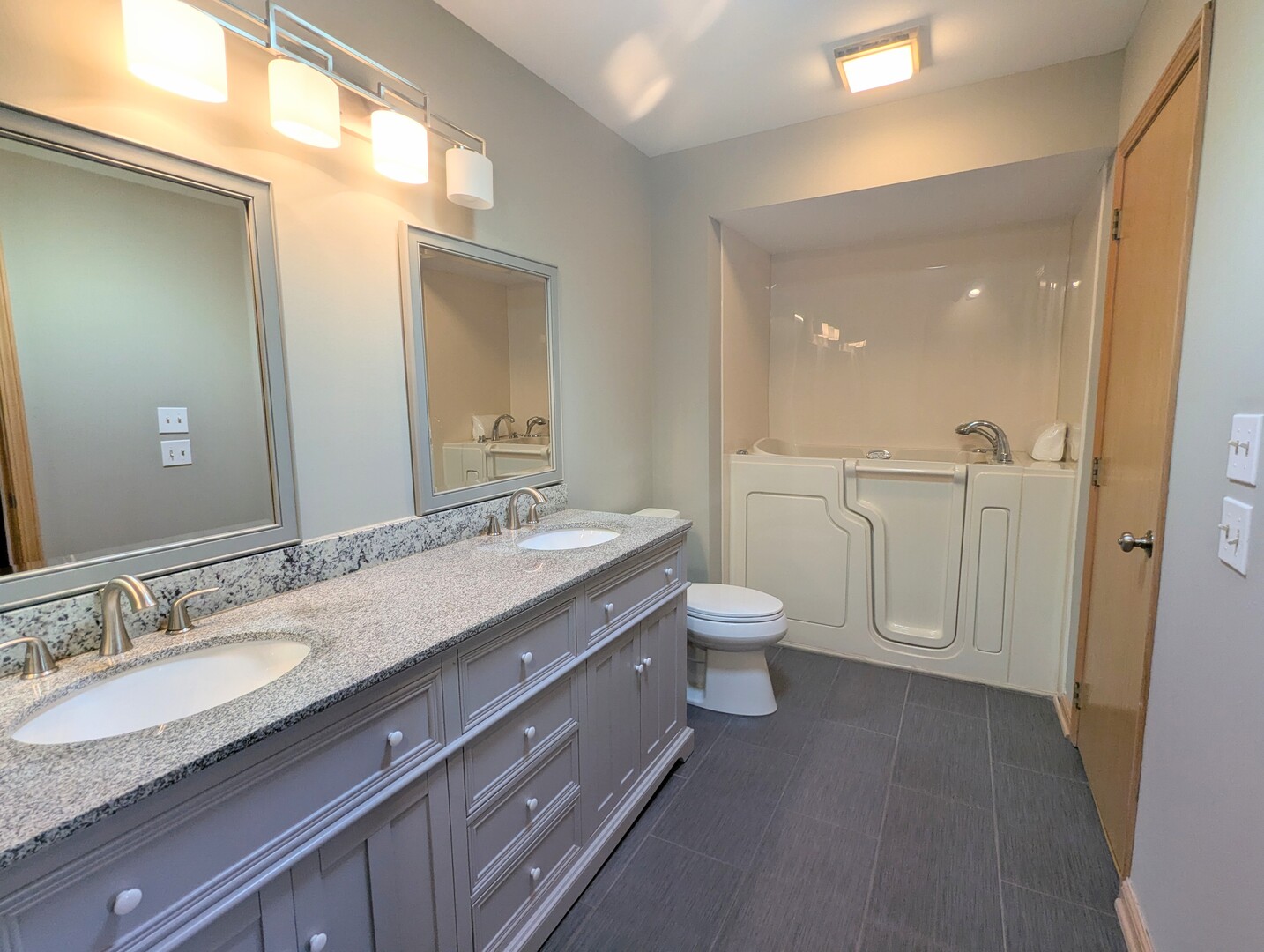 9841 Cambridge Drive Property Photo 17