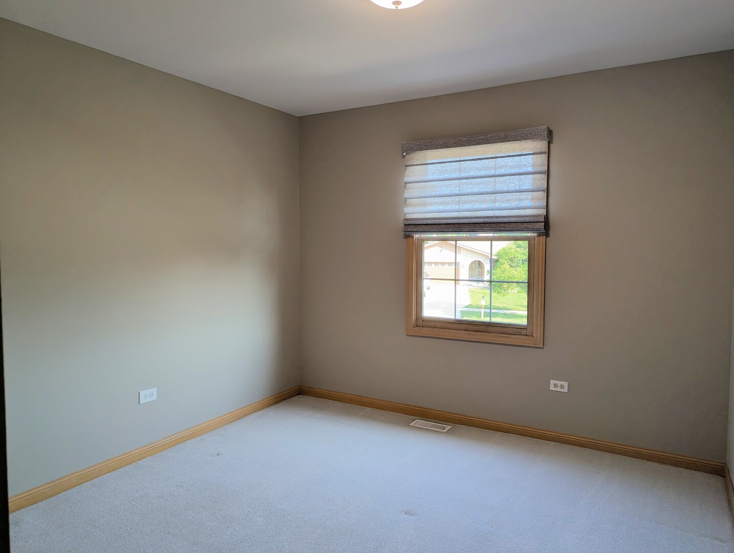 9841 Cambridge Drive Property Photo 19