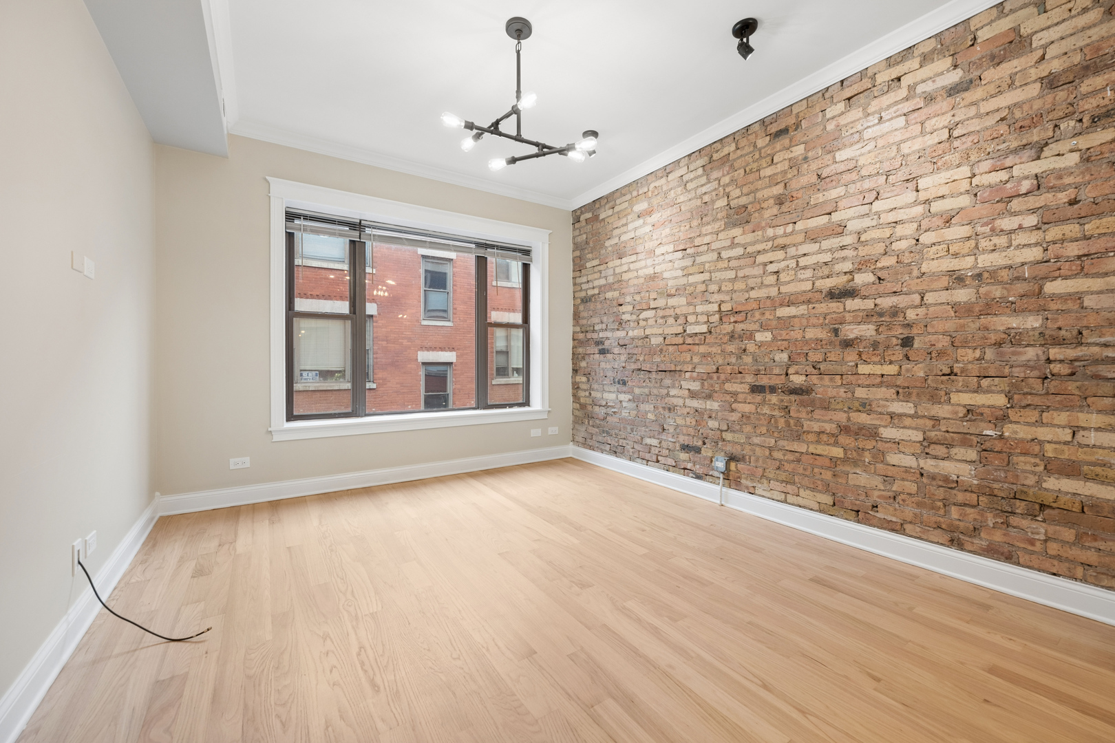 4134 N Kenmore Avenue 2 Property Photo 5