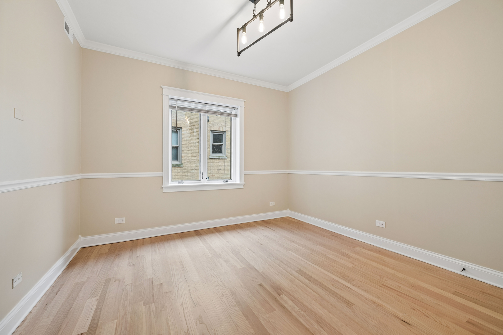 4134 N Kenmore Avenue 2 Property Photo 12