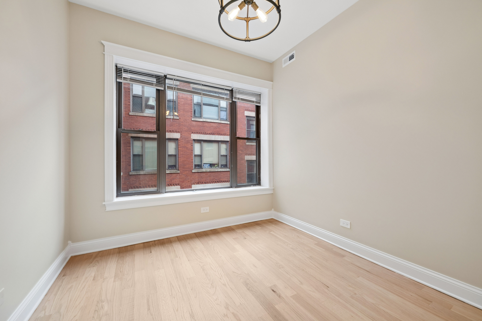 4134 N Kenmore Avenue 2 Property Photo 14